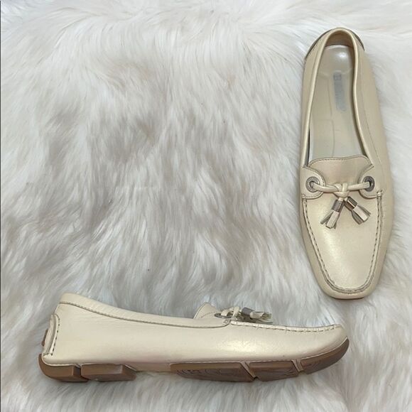 Bally Ivory Leather Tassel Drivers Sz 39/7 - Picture 1 of 6
